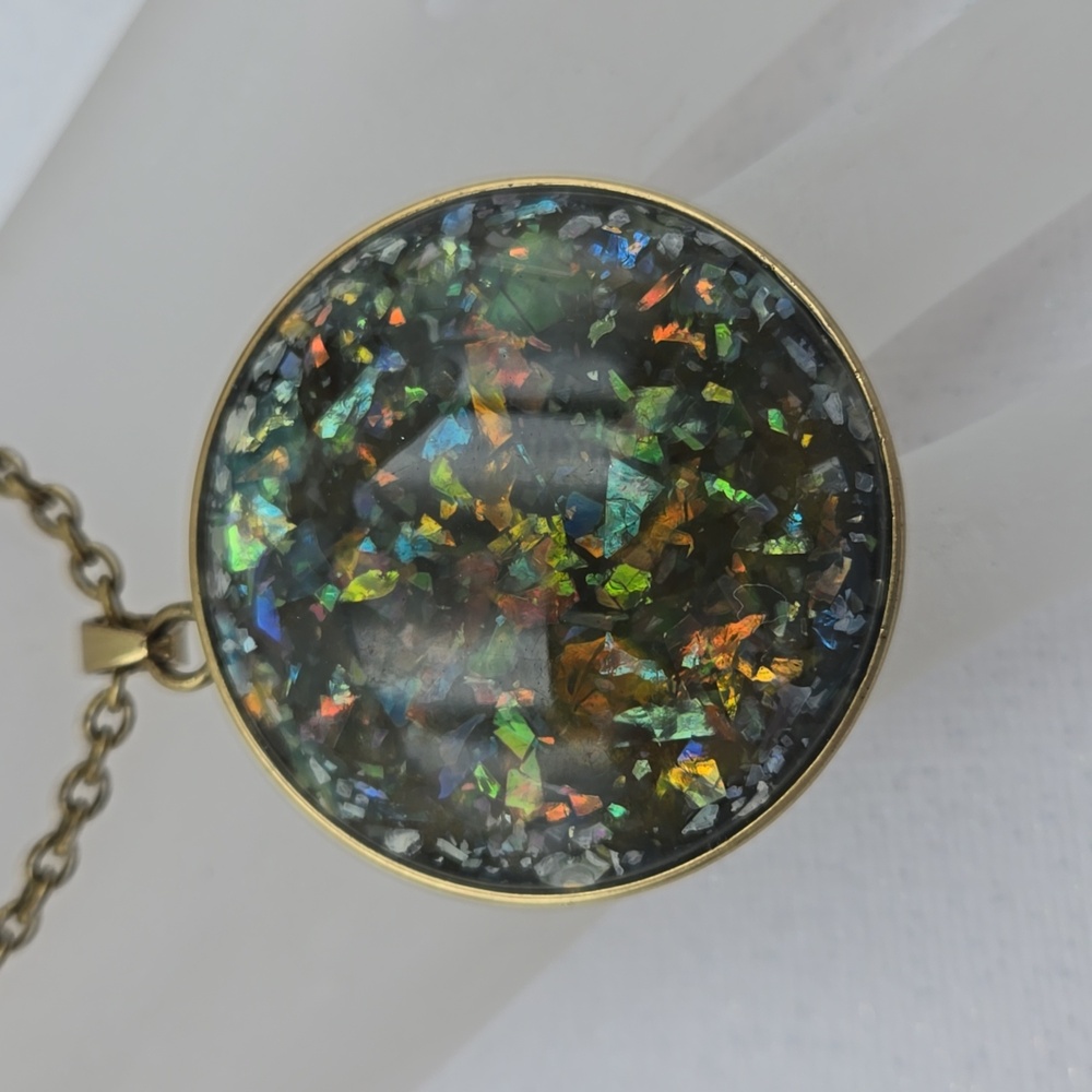 Jewelmint Green Confetti Pendant Necklace